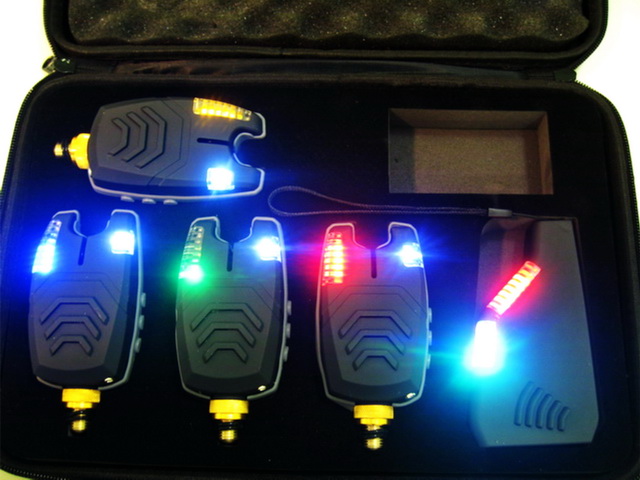 Carp Cruiser® FA210-4 Набор карповых электронных cигнализаторов поклевки (4+1) с беспроводным радио пейджером